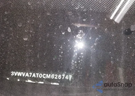 2012 Volkswagen Beetle 2.0T Turbo z USA, uszkodzony, nr VIN 3VWVA7AT0CM626747